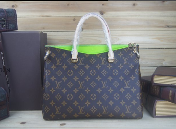 LOUIS VUITTON手袋 ループ モノグラム｜ルイ・ヴィトン 公式サイト - M81098