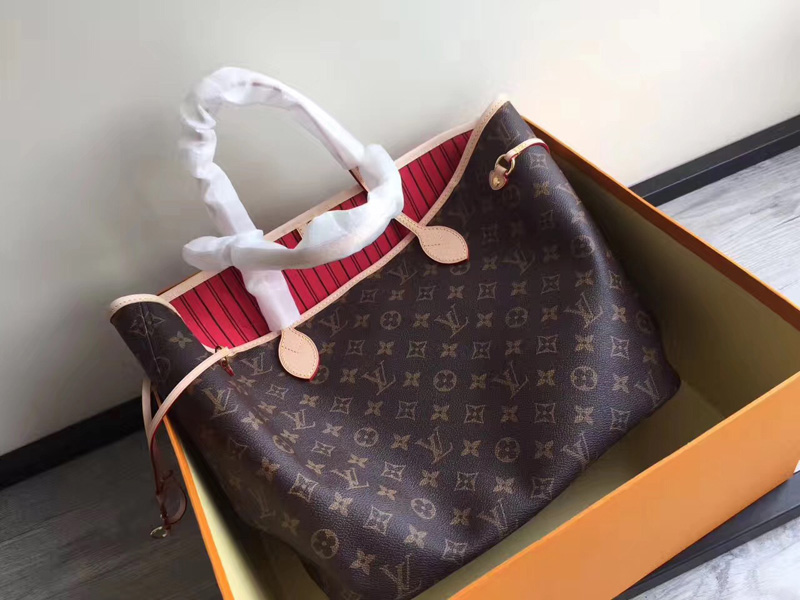 探秘LV neverfull 购物袋大号和中号现在各国正品价格是多少?