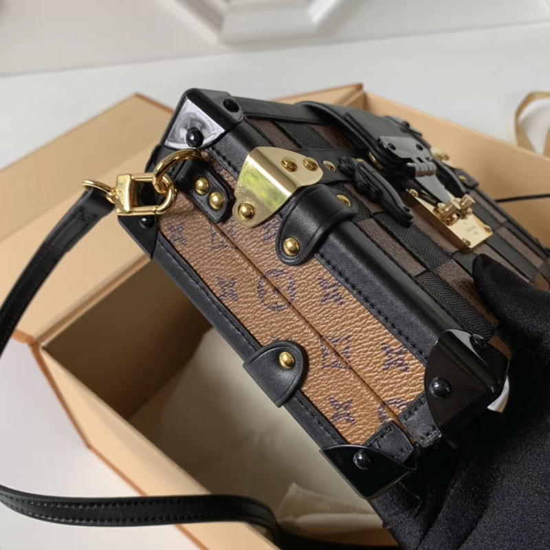 M53253 LV PETITE MALLE 手袋 Monogram 单色和双面帆布盒子 LV盒子包 黑色
