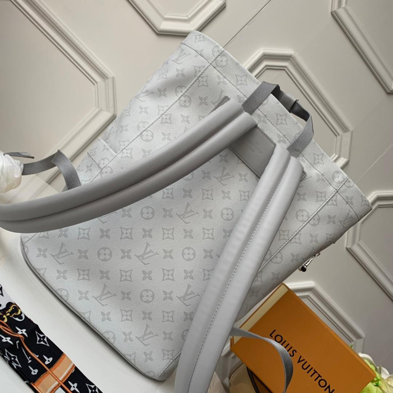 M44616 LV CHALK 双肩包 Monogram老花1854印花图案 LV背包 白花