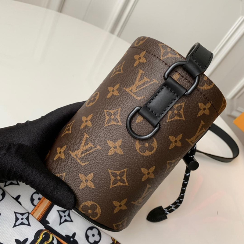 M44632 LV CHALK NANO 手袋 Monogram老花1854印花图案 LV水桶包