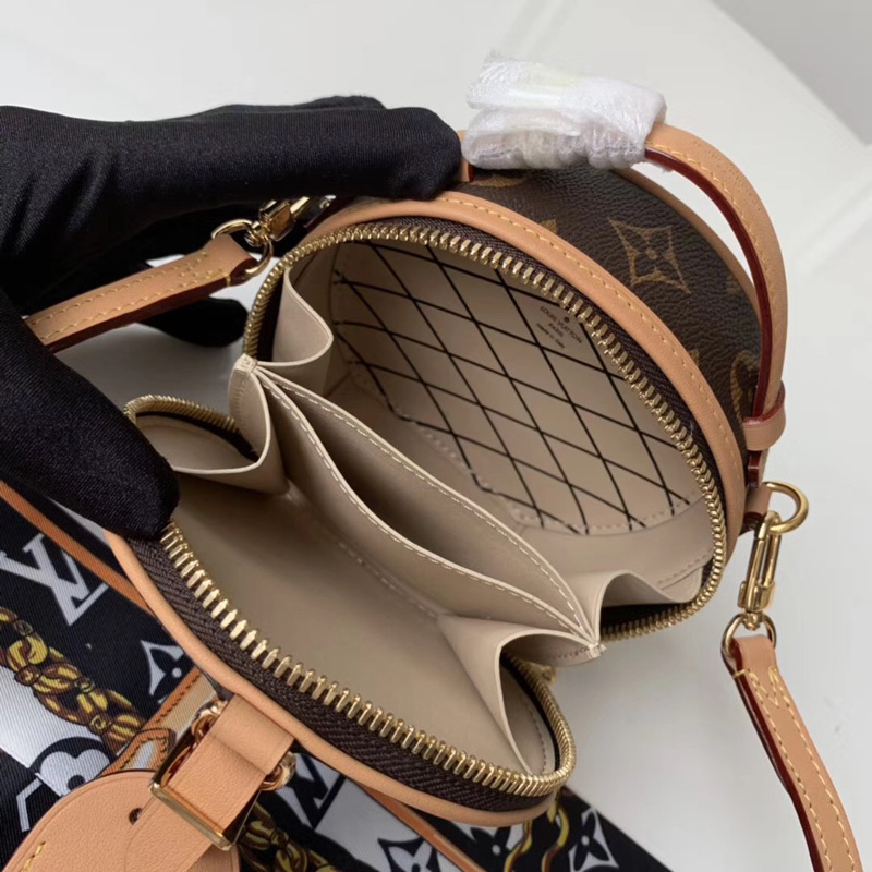 M44699 LV MINI BOITE CHAPEAU 手袋 Monogram 涂层帆布 LV圆饼包