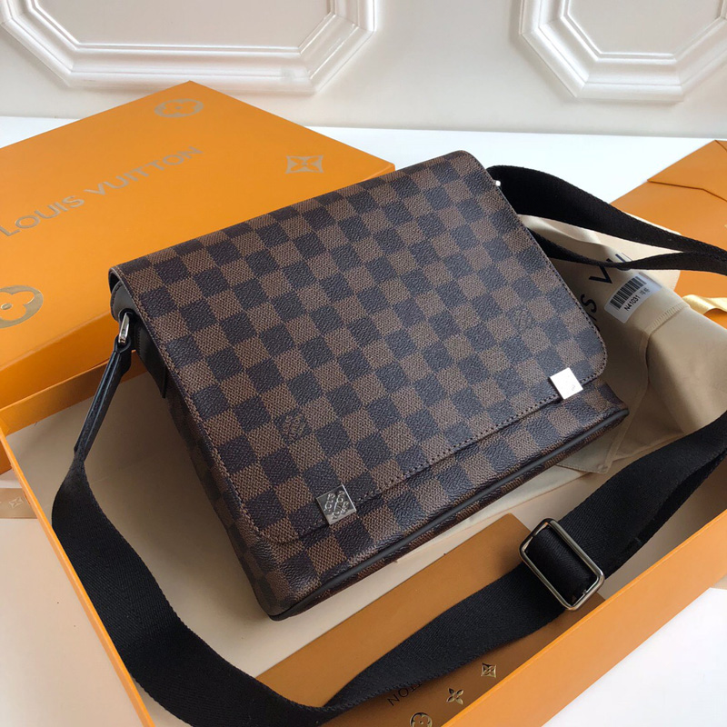 M41031 LV District 小号手袋Damier Ebene帆布咖啡格男包LV邮差