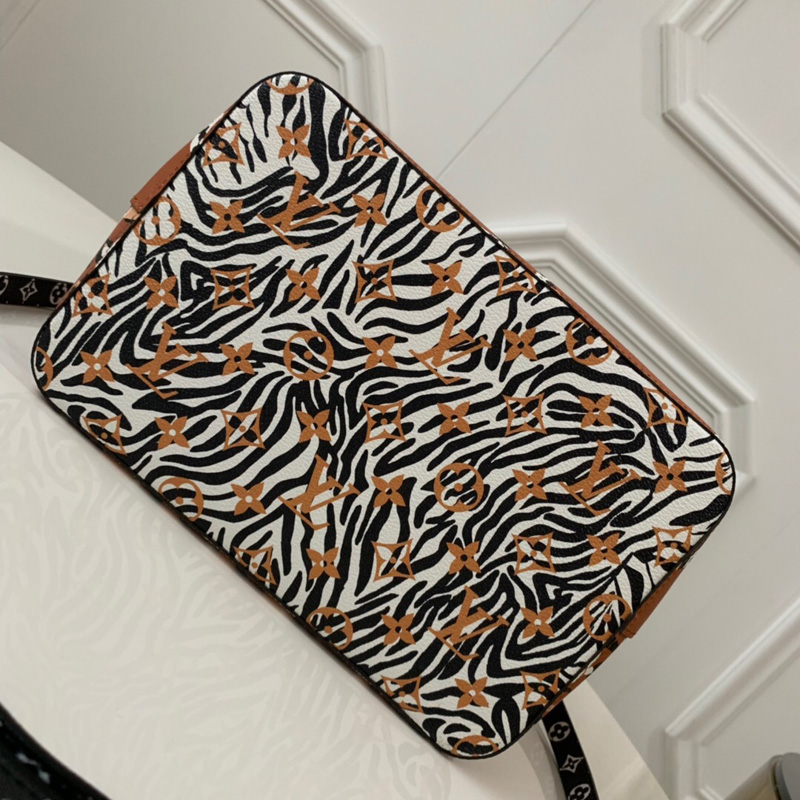 【Louis Vuitton】 グローブマイユ LVメダリオン　手袋 louis-vuitton-lv-medallion-