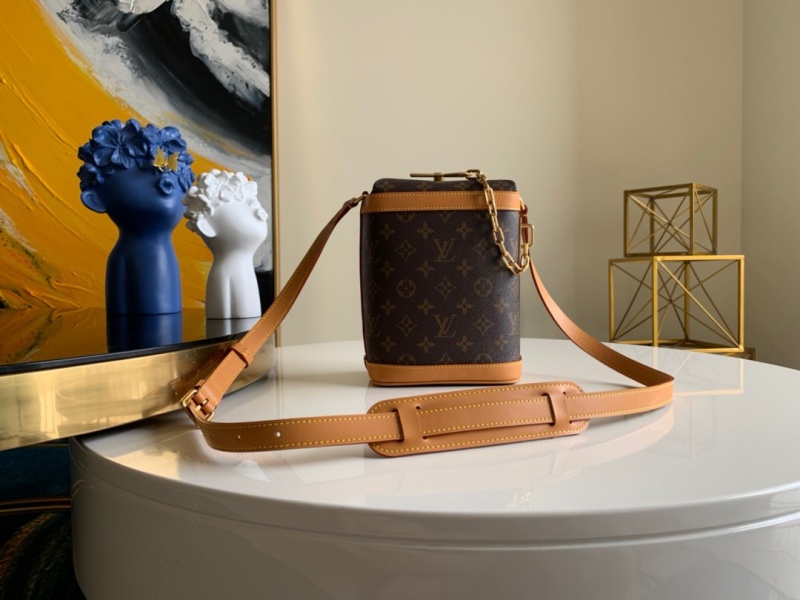 lv男包lvmilkbox手袋2020新款复古牛