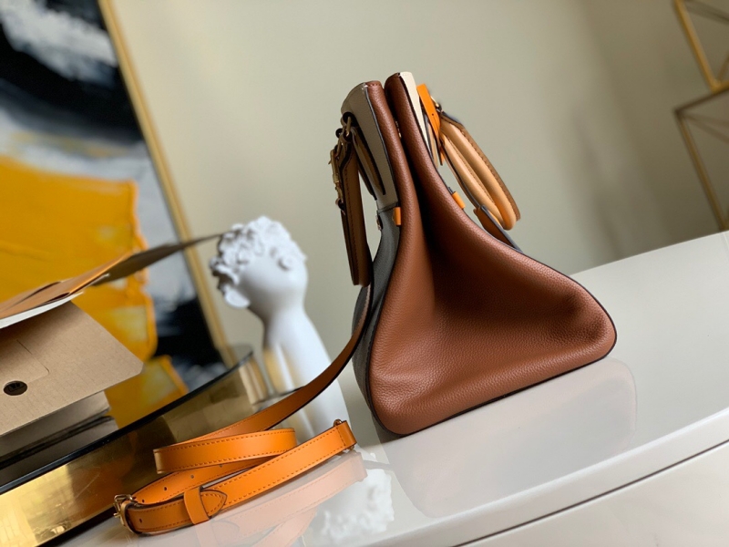 LOUIS VUITTON ブラウン手袋　未使用　正規品 LOUIS VUITTON(ルイヴィトン) 手袋 レディース美品 ゴン・LV