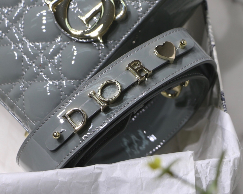 M0538 迪奥Lady Dior My ABCDior 手袋漆皮藤格纹灰色- 米兰站 M0538 迪奥Lady Dior My ABCDior 手袋漆皮藤格纹灰色- 米兰站