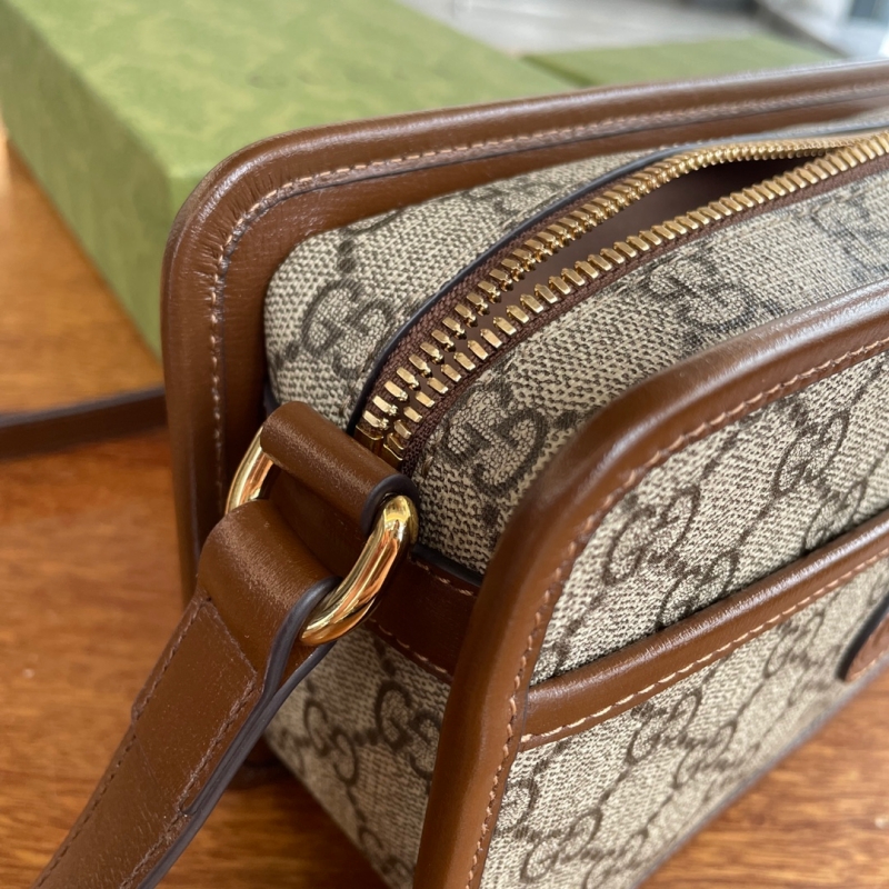 658572 Gucci 饰互扣式双G迷你手袋Gucci复古相机包乌木色- 米兰站