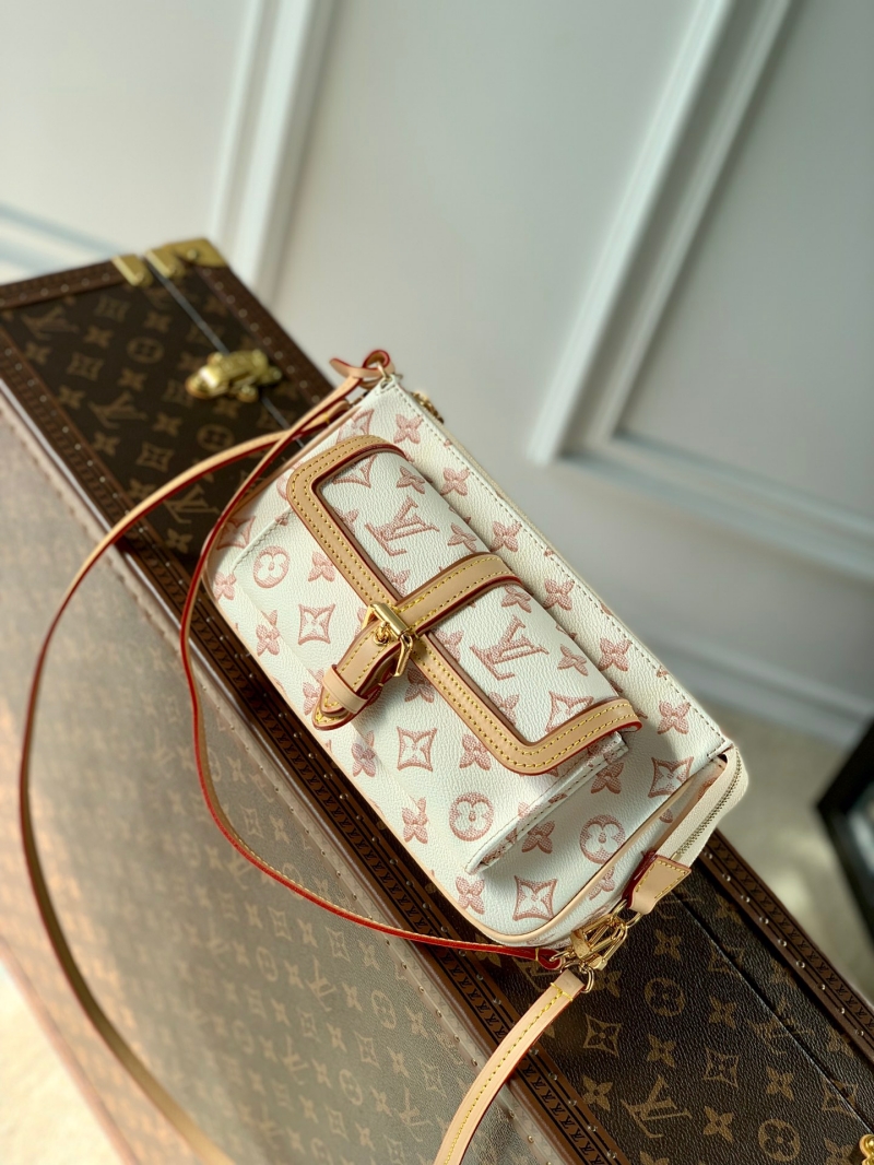 M20920 Louis Vuitton Monogram Canvas Maxi Multi Pochette