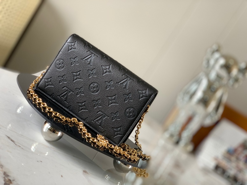 M67839 LV VAVIN 链条包压纹牛皮迷你链条包黑色- 米兰站