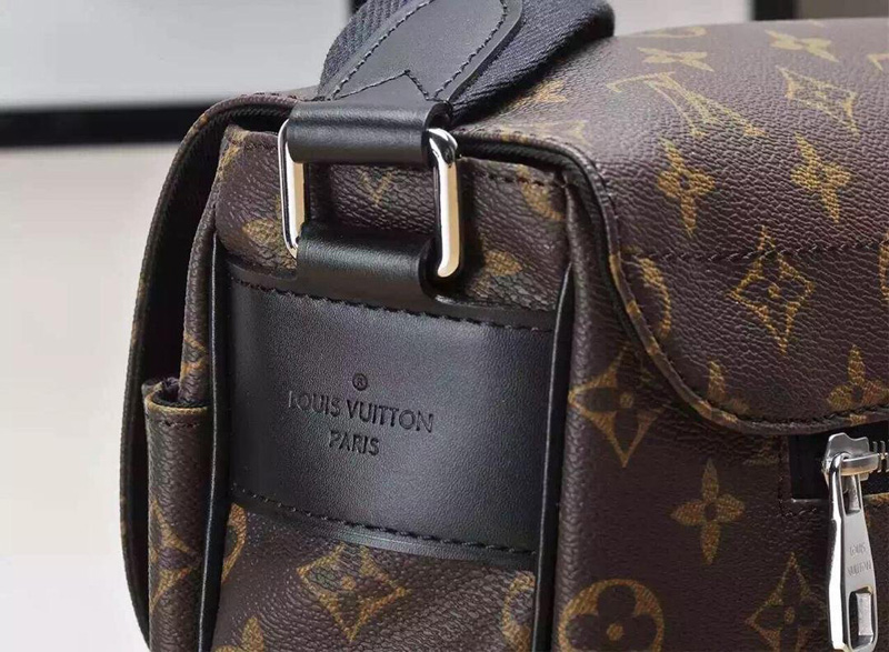 Louis Vuitton Christopher messenger Mens shoulder bag M41643 Brown