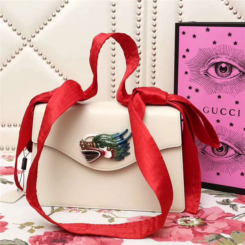 GUCCI マネークリップ 虎の頭部装飾 付属品あり GUCCI マネークリップ 虎の頭部装飾 付属品あり
