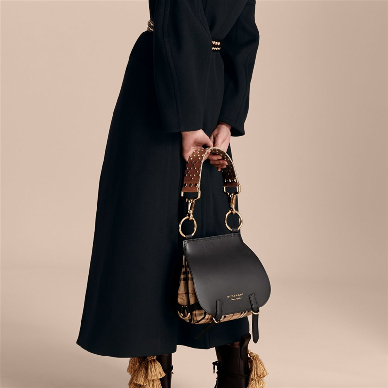 美品✨Burberrys バーバリー　ベルト　Bロゴ　ゴールド金具ブラック　本革 美品✨Burberrys バーバリー ベルト Bロゴ ゴールド金具ブラック
