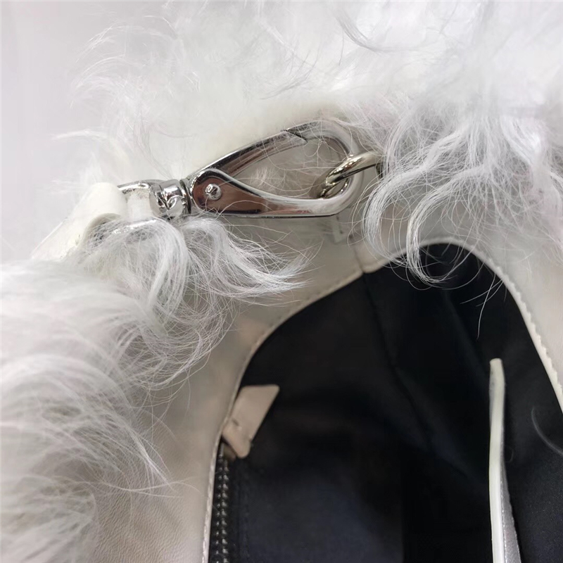 5BA097 MIUMIU女包谬谬手提包狐狸毛手袋小羊皮包包白色狐狸毛- 米兰站