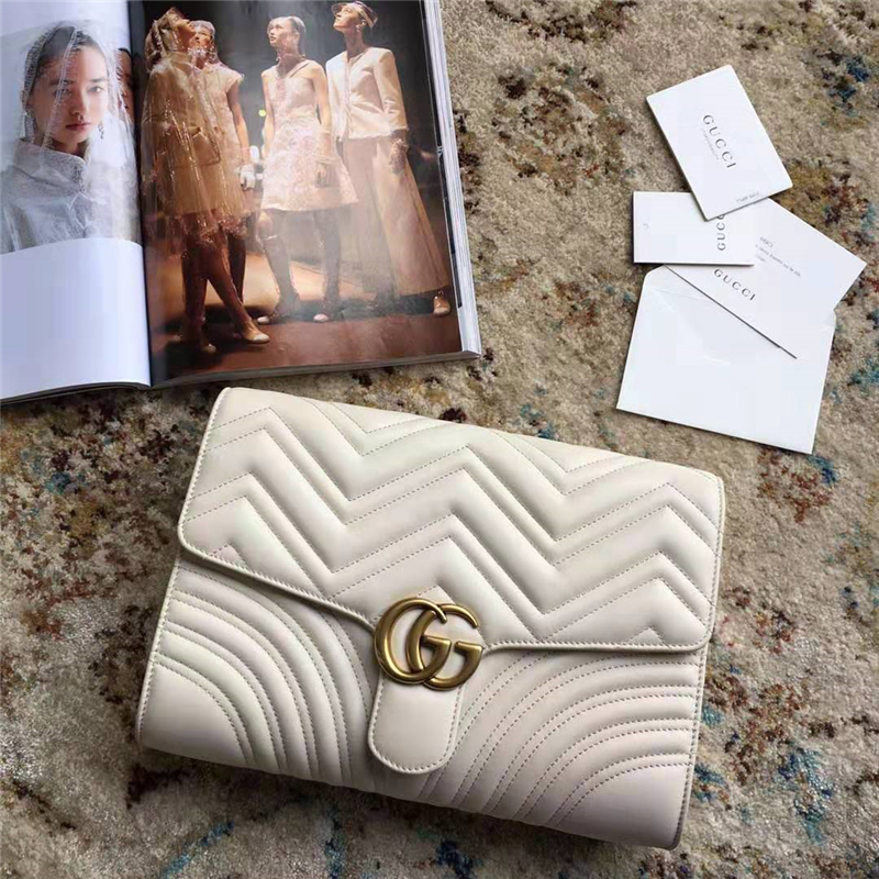 498079 Gucci女包GG Marmont系列小牛皮绗缝波浪纹Gucci手拿包