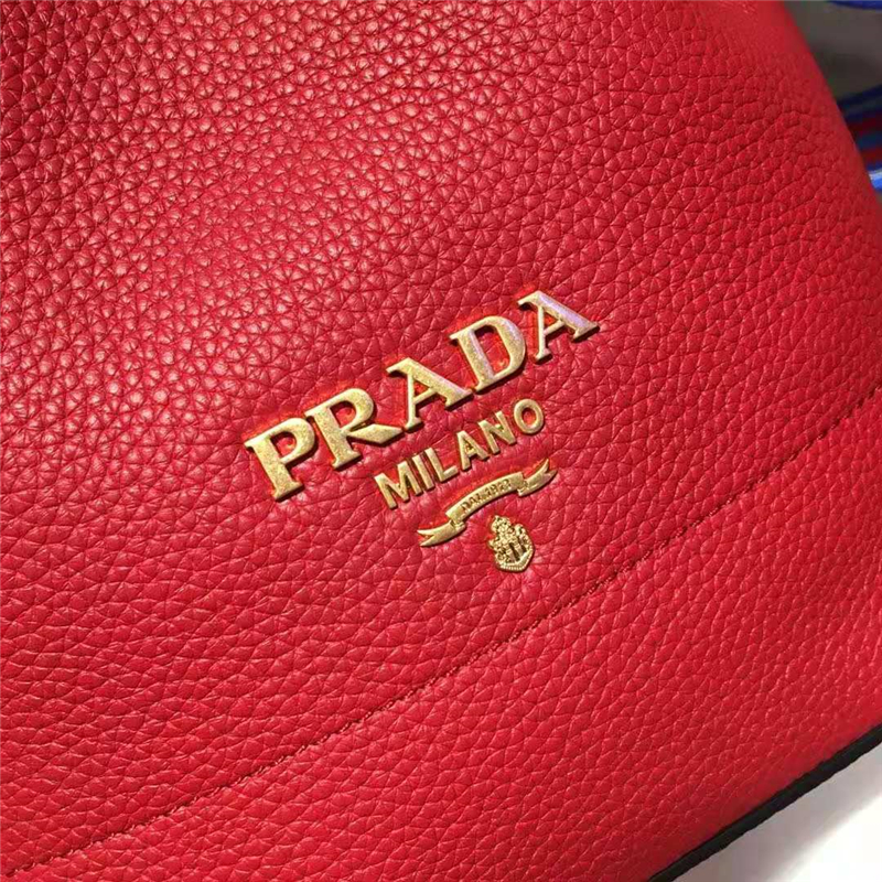 PRADA♥ベスト♡美品 프라다] 사피아노 모노크롬 미디움 1BA155 2ERX F0002 OOO 여자