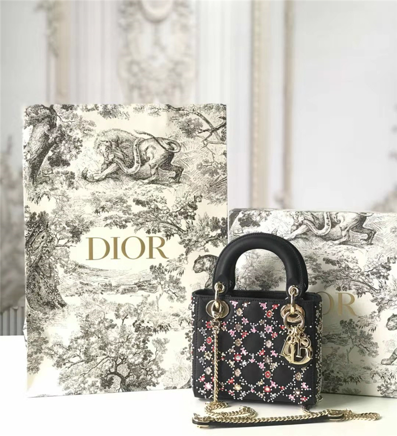 M0505 Dior手袋lady Dior 经典戴妃包三格手工刺绣dior链条包黑色 米兰站