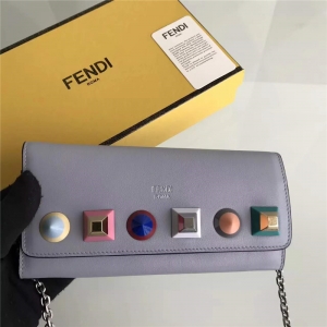 FENDI ҵ 0251 2017¿ϷСţƤ๦ܳíб ɫʶ