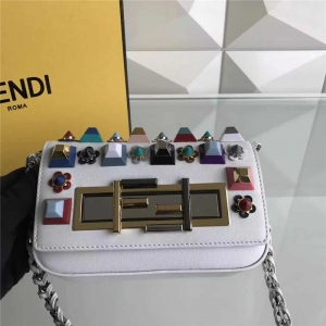 FENDI ҵ305 껨MINI 3BAGUETTE СţƤ˫F米 ɫ