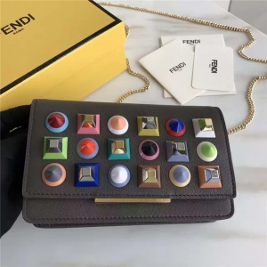 FENDI ҵ СţƤɫí   ɫ