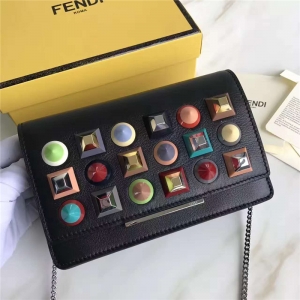 FENDI ҵ СţƤɫí   ɫ