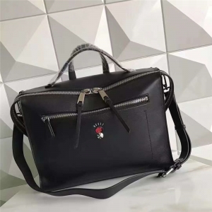 FENDI ҵ 2522 ɫСţƤ Գ μ米