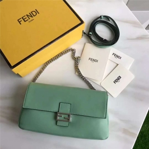 212 FENDI ҵ ʱװMICRO BAGUETTE ˫F  б 