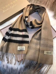 Burberry ͱ 17¿ ˫ и Χ ɫ