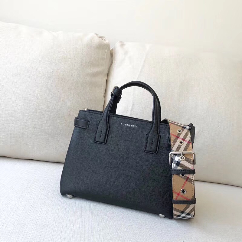 ☆BURBERRY☆バーバリー☆革手袋　レザーグローブ　ノバチェック　ボルドー