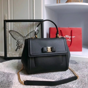 21G697 FerragamoƸĽ Vara  ţƤ ǰ ɫ