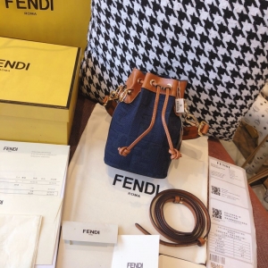 8BS010 Fendi ɫţвִ FendiŮ ҵˮͰ ɫ