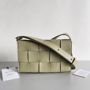 Bottega Veneta 羼 Intreccio֯Ƥ Cassetteб ʯ