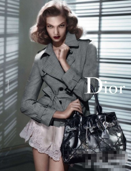 Karlie Kloss电眼诱惑 演绎迪奥2015包包新品