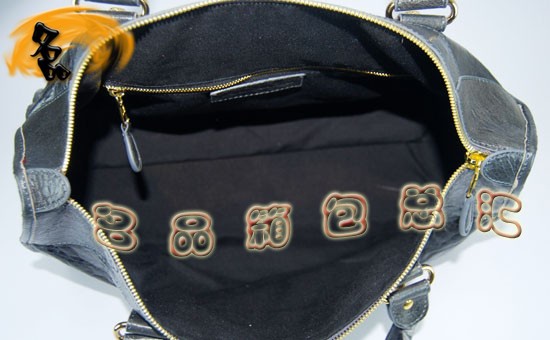 084324B BalenciagaŮ   ƤʱŮ ɫ