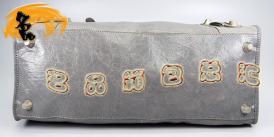084324A BalenciagaŮ   ƤʱŮ ǳɫ