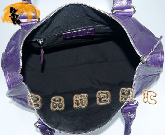 084324A BalenciagaŮ   ƤʱŮ ɫ
