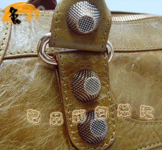 084324B BalenciagaŮ   ƤʱŮ ɫ