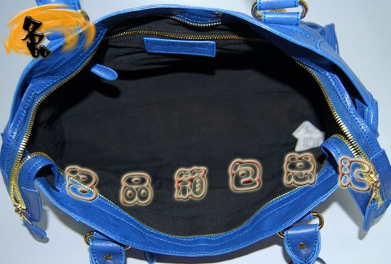 084328B  BalenciagaŮ  ҵ ƤʱŮ ɫ