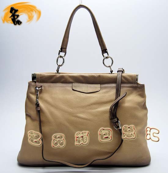 80068 ¿Ů Prada б Pradaʱа װɫ