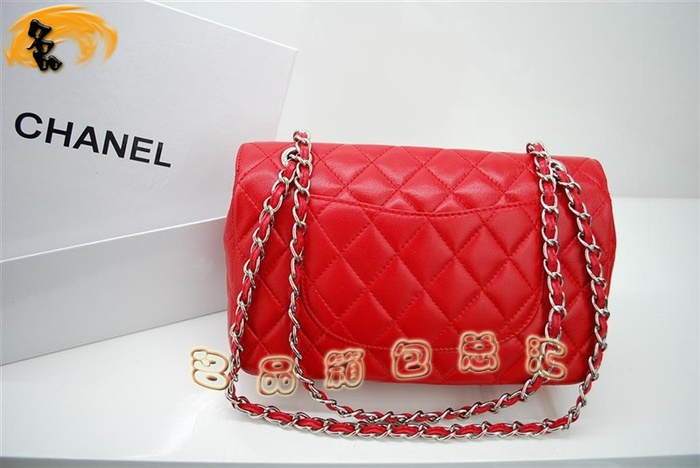 1112 ζŮ Chanelб CHANEL2.55ϵ ChanelŮʿ ɫ
