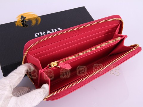 1M0506 Prada¿ Ǯ PradaʮţƤǮ ﳤǮ õɫ