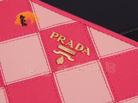 1M0506 Prada¿ Ǯ PradaʮţƤǮ ﳤǮ õɫ