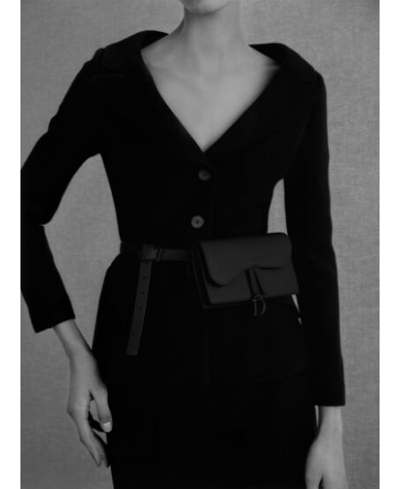 Dior2024爆款手袋推出暗黑系，集优雅与帅气于一身！