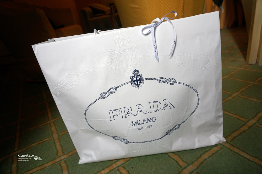 正品开箱Prada Double 手袋 大小尺寸以及各国正品价格对比！