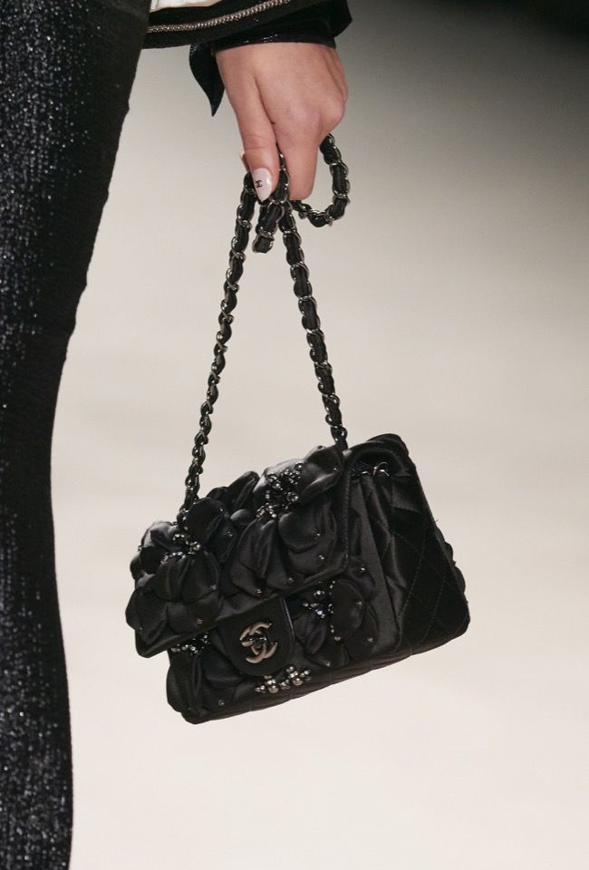 Chanel ɫ˿廨ͼClassic Flap ϵִ$78,300