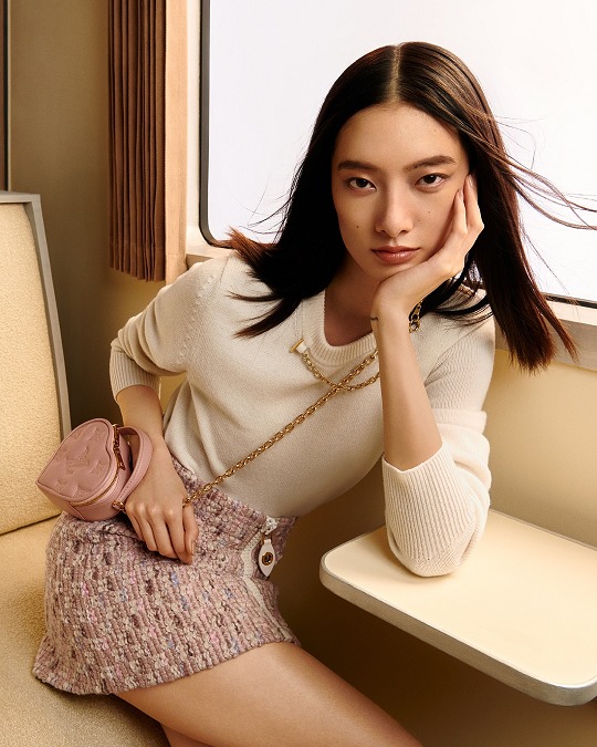 Louis Vuitton 上架2024七夕情人节限定系列包包：心形手袋，虹彩色调，皮革编织