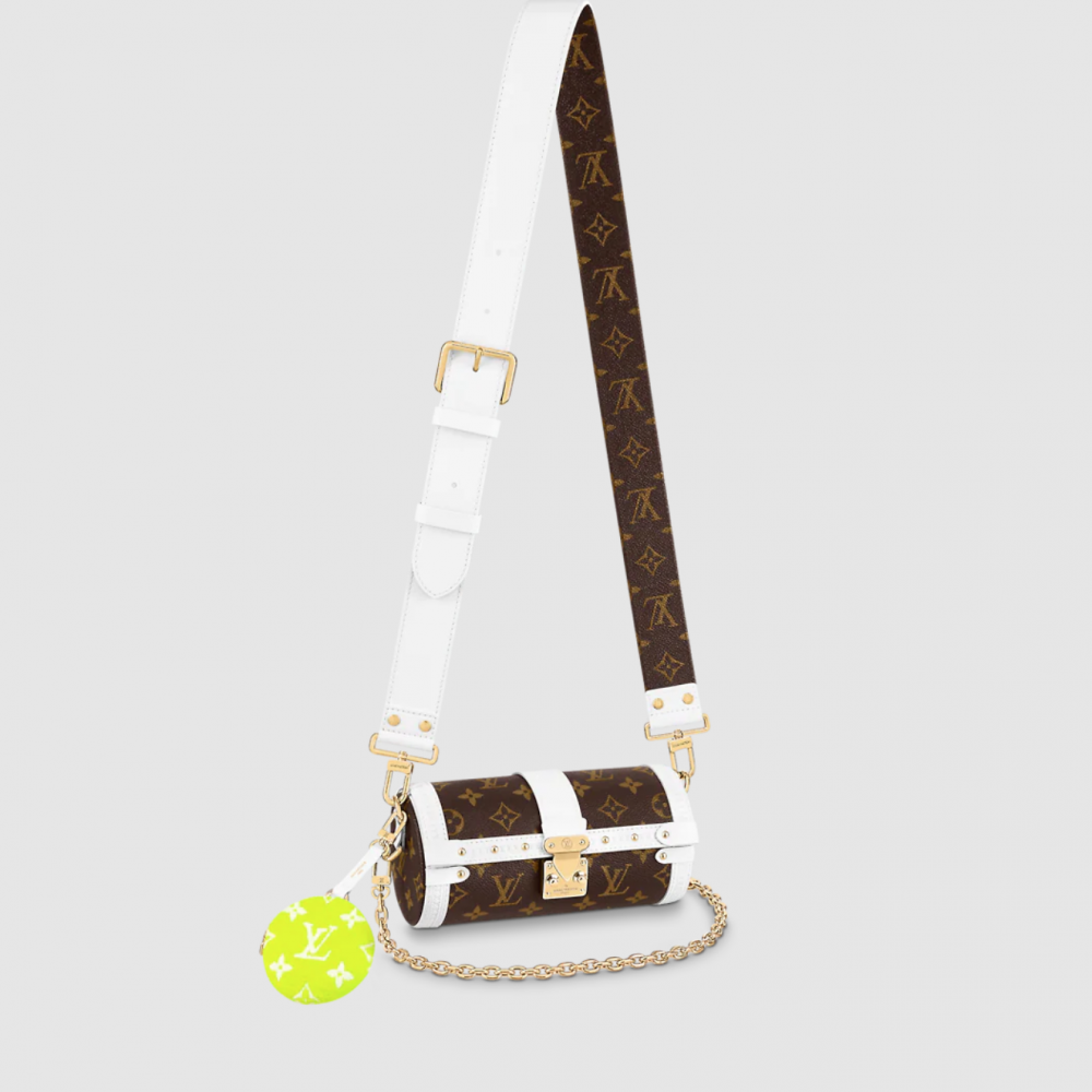 人气手袋Papillon Trunk搭配上网球配件也相当迷人。
